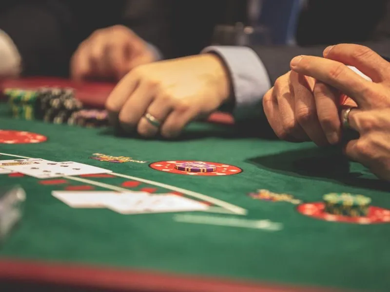 Lợi ích khi tải game đánh bài phỏm đổi thưởng